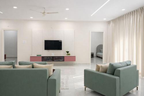 Manikonda Apartment | Chitrapuri - 3BHK Spacious Flat, Gachibowli Only for Families