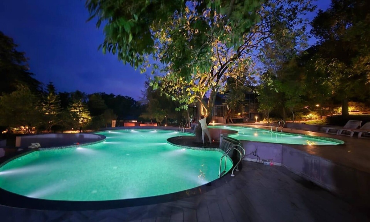 Pachmarhi Resort | Citrus Prime Hill Queen Resort