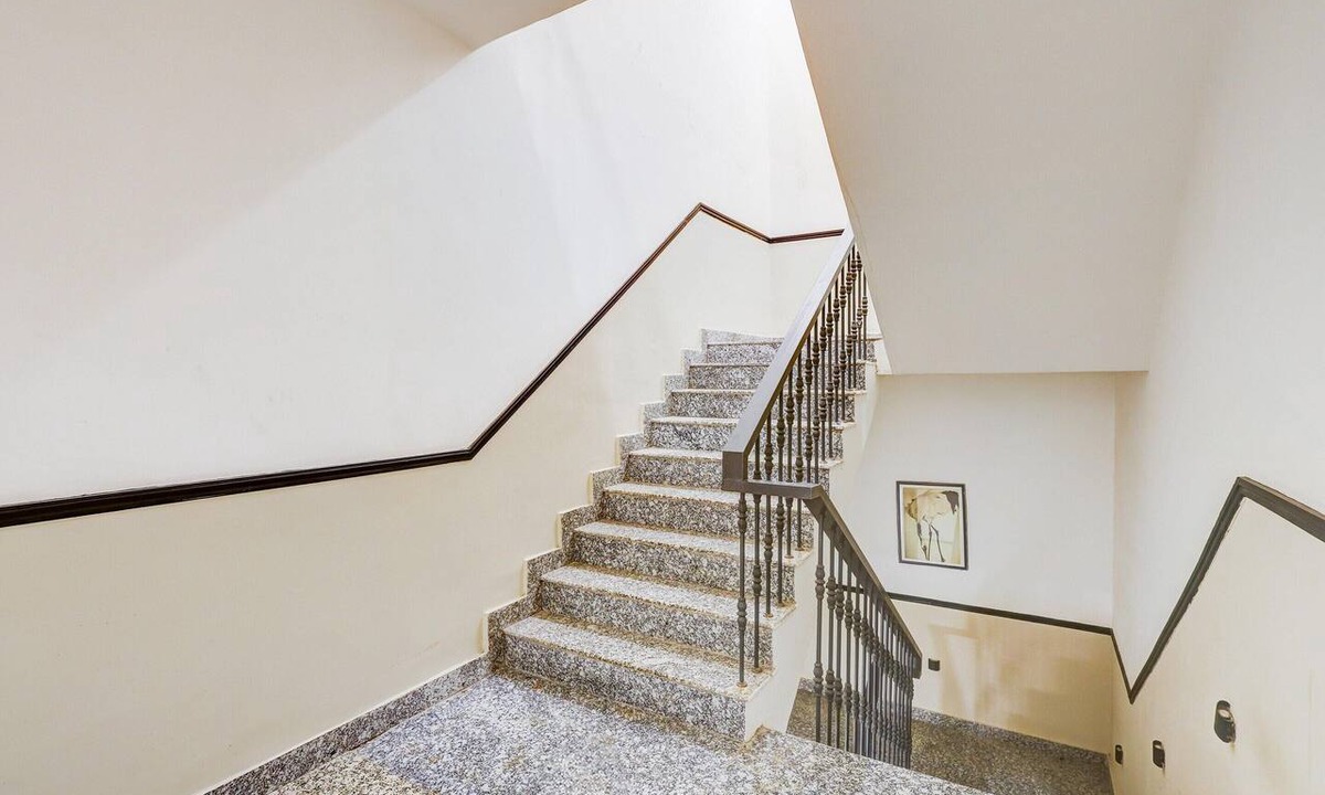 Udyog Vihar House | Classic With Balcony Cloud Bay