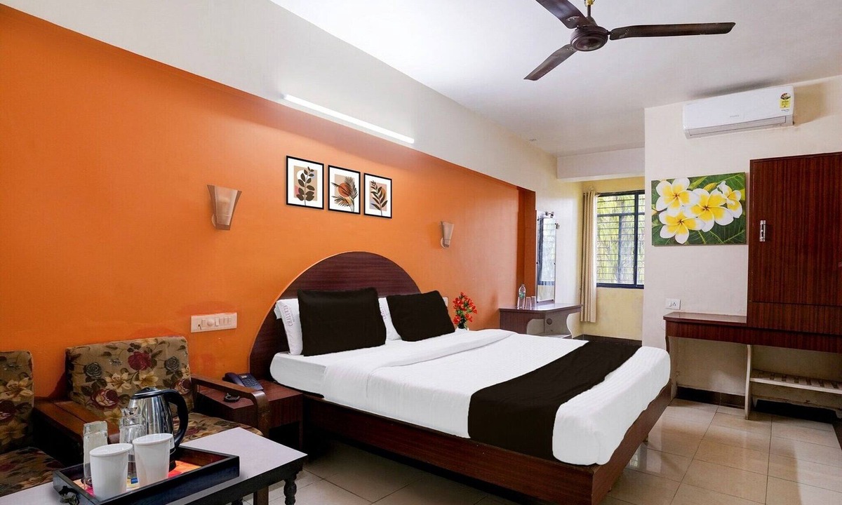 Hubli House | Classic with Twin BedChalukya Residency & Hotel
