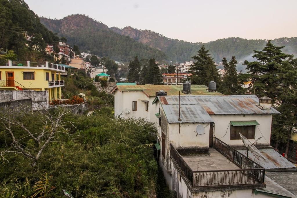 Shyamkhet House | Classy 2BHK Homestay in Bhowali, Nainital
