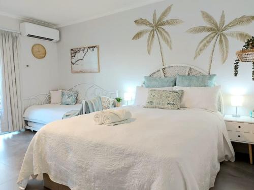 Dolphin Heads Apartment | Coastal Sands 1br 1bth AC unit 138 Garden view