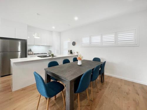 Shellharbour House | Coastline Cove - Modern Townhome Oasis