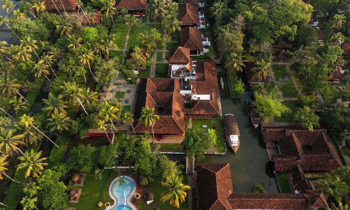 Kumarakom Hotel | Coconut Lagoon - Cgh Earth