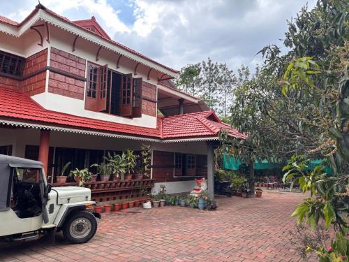 Madapura House | Coffee Grove Bungalow