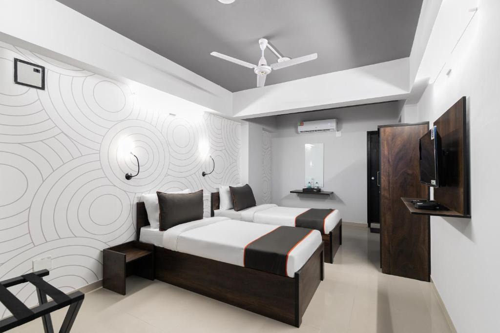 Changodar Hotel | Collection O 198 Satyam Mall