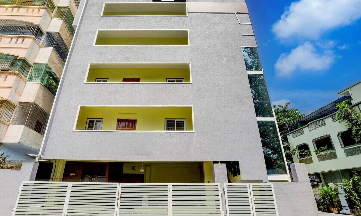 Tirupati House | Collection O Tirupati Railway Junction