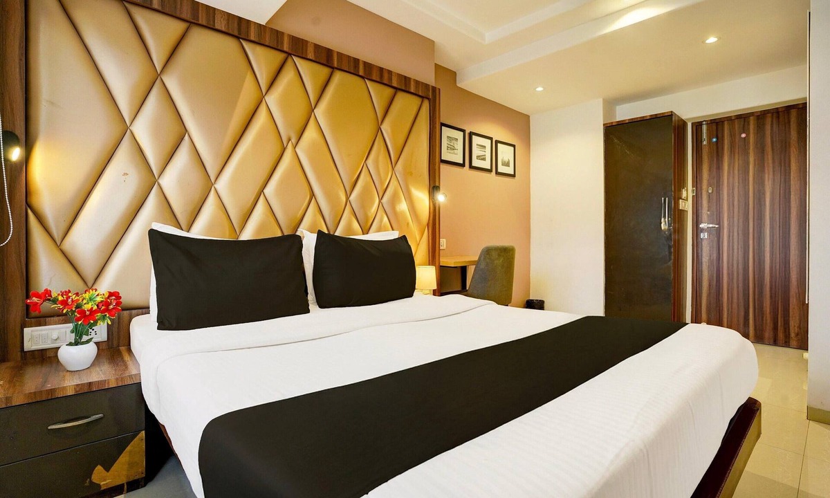Prabhadevi House | Comfortable Stays at Mumbai Central