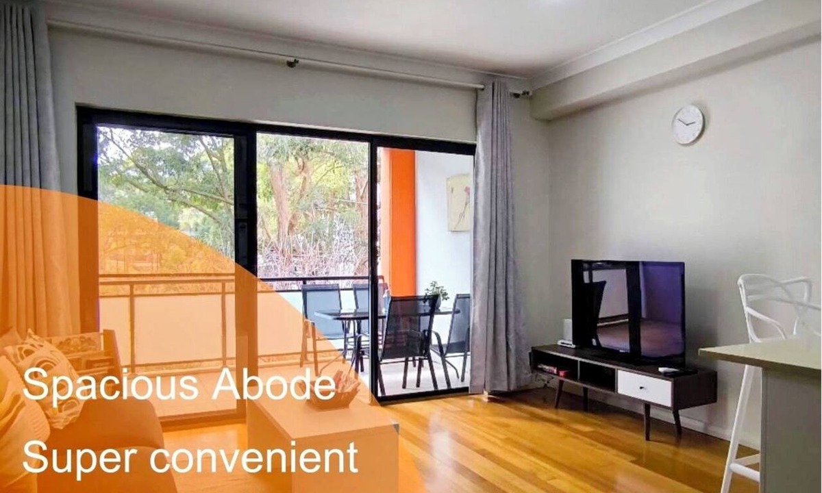 Burwood Heights Apartment | Comfy 2-bedroom 2-balcony apartment/Close to CBD, Train and Metro easy reach
