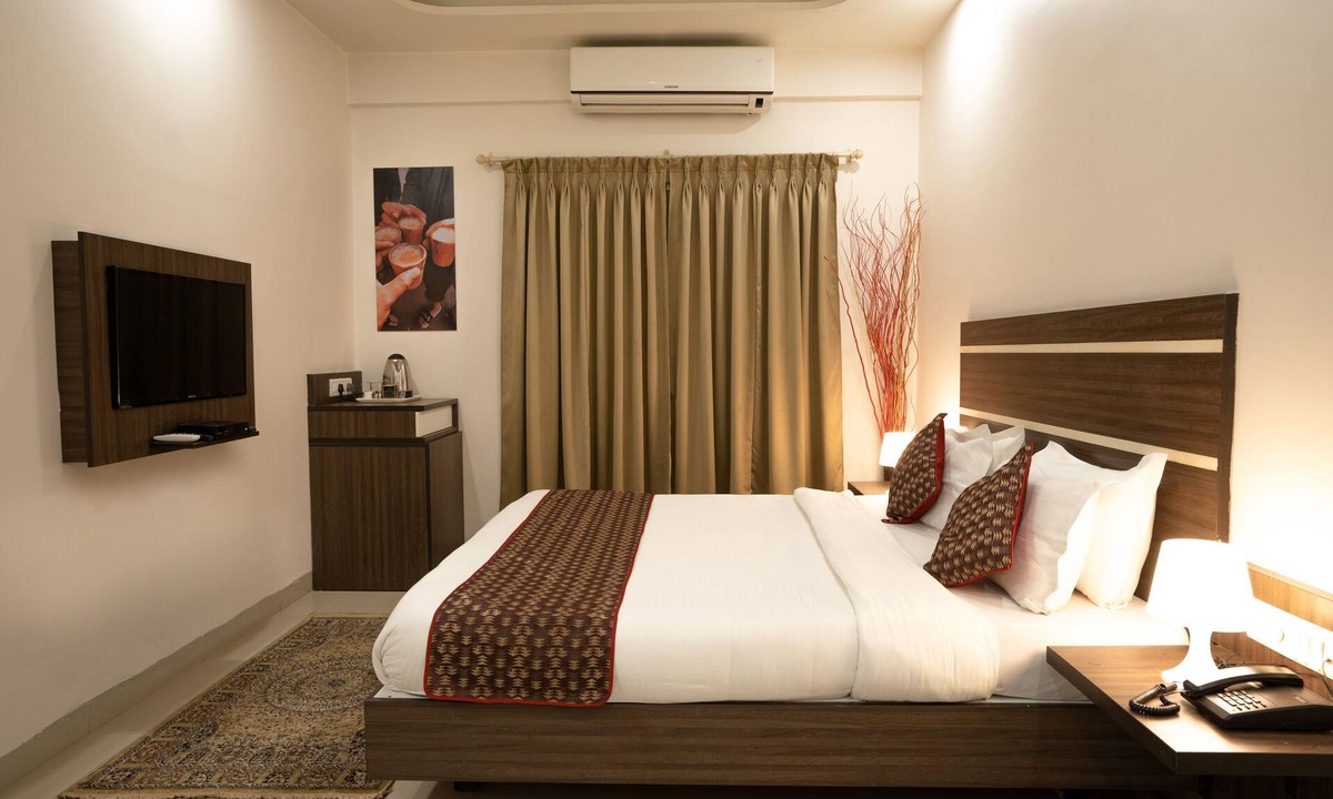 Bellandur Hotel | Compact Tea Square