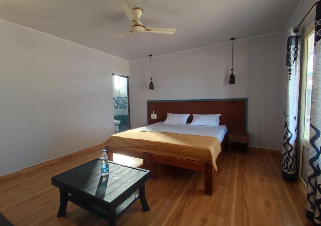 Murudeshwara Bed & Breakfast | Coral Beach Cottage
