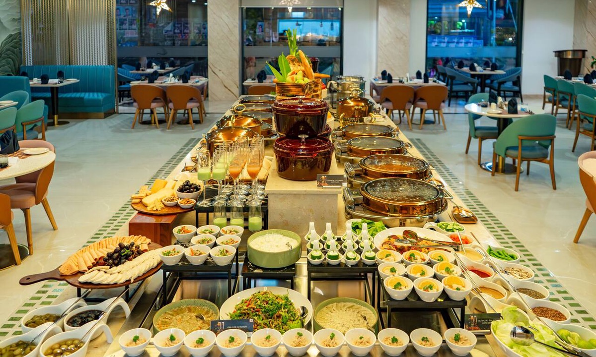 Kakkanad Hotel | Coral Reef