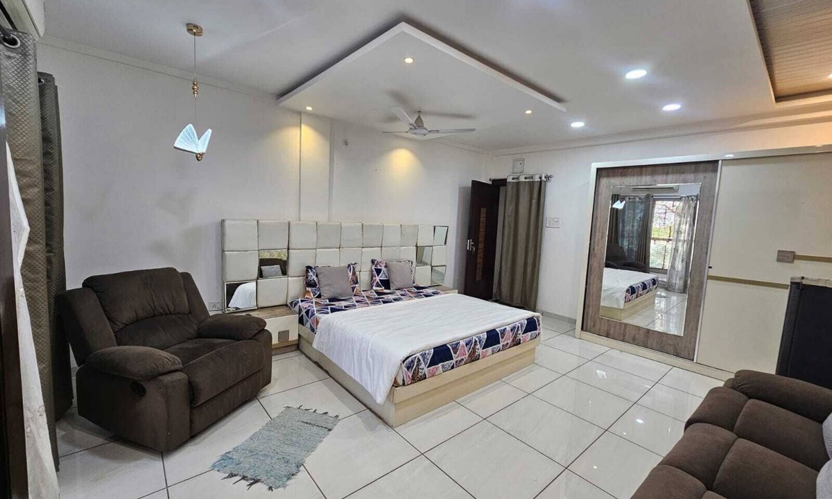 Indore Apartment | Cozy 1-bedroom fabulous studio in Indore with all amenities.