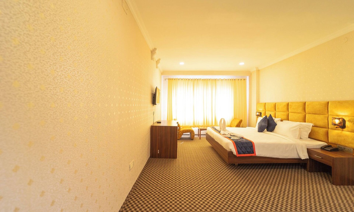 Periamet Hotel | Cozy 1-bedroom hotel suite in pleasant Chennai with AC, WiFi