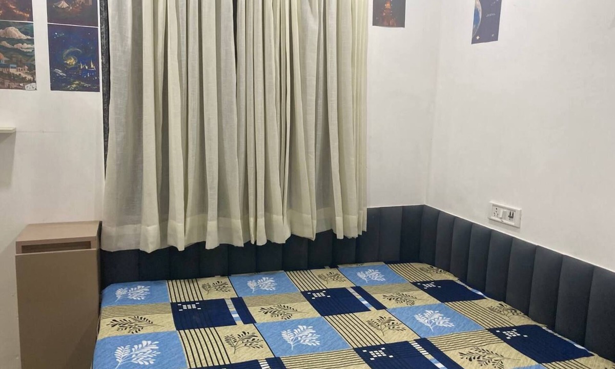 Delhi Apartment | Cozy 1-bedroom park facing L-Cornered apartment in fabulous Delhi