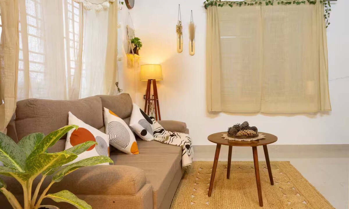 Koramangala Apartment | Cozy AC 1 BHK in HSR Layout - Free Snacks + OTT