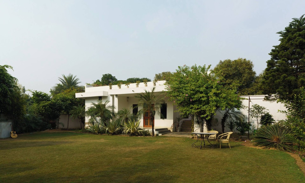 Jaipur House | Cozy Farmstay with Swimming Pool. Pet Friendly