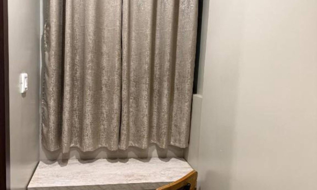 Banswadi Hotel | Cozy hotel suite with WiFi and AC in charming Bengaluru