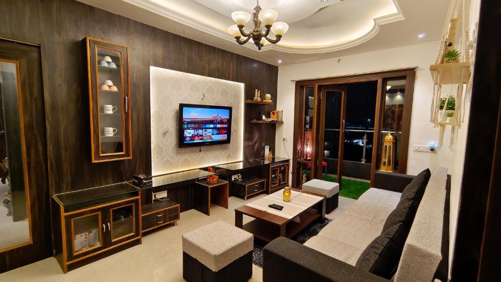 Nashik Apartment | Cozy- Nest 2 BHK with Beautiful City View