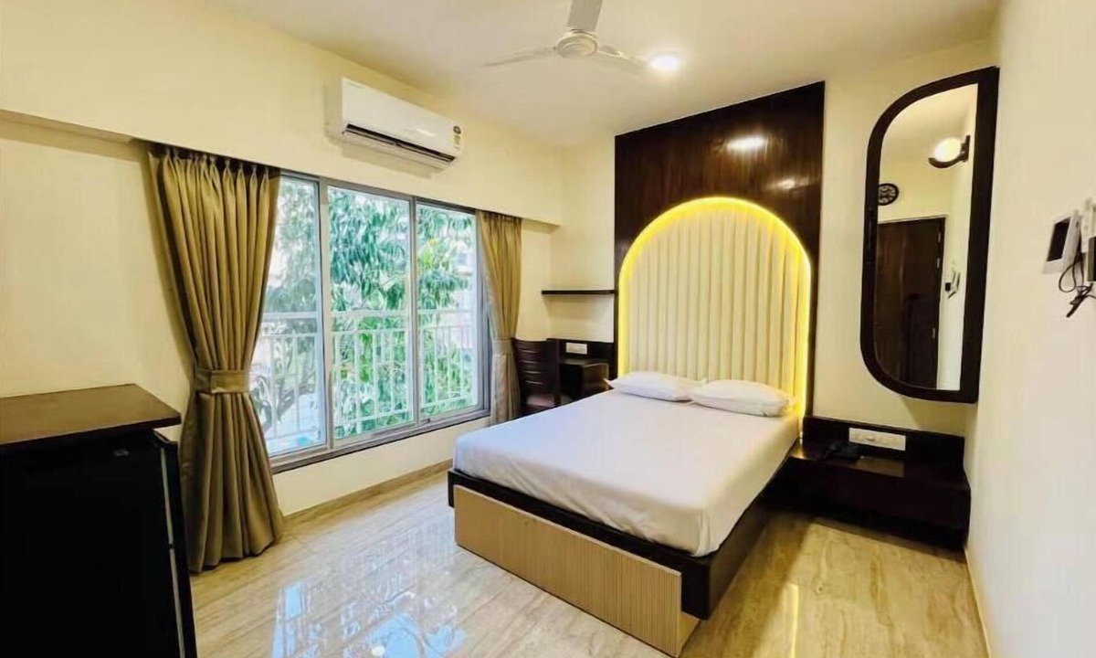 Kandivali East Apartment | Cozy Studio by THE BNB STAY at Malad West