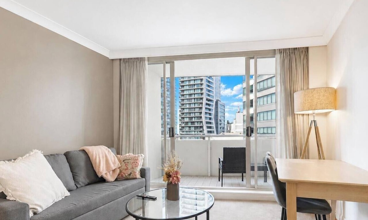 Chatswood Apartment | Cozy Studio with Gym and Pool Near Chatswood Station