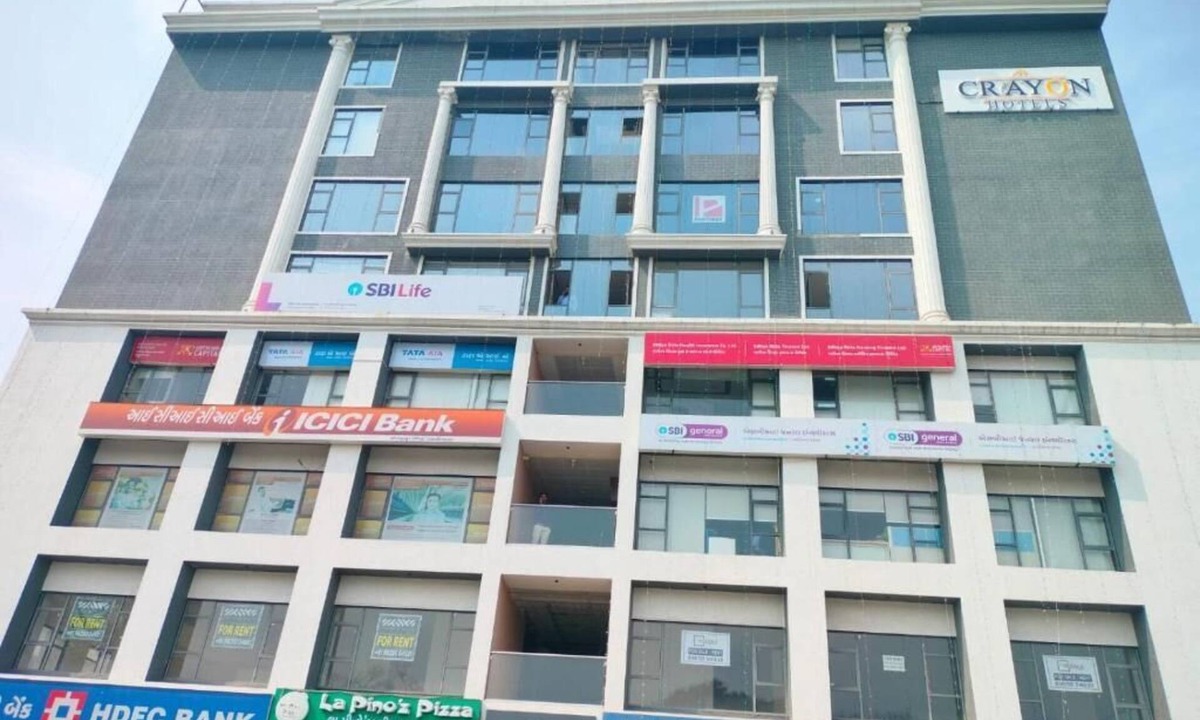 Gandhinagar Hotel | CRAYON HOTELS