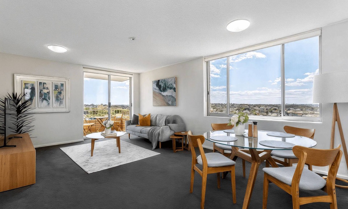 Cremorne Apartment | Cremorne- CRE31 Hampden Avenue - Spacious 1BR with Harbour Views Balcony Near Cremorne Neutral Bay