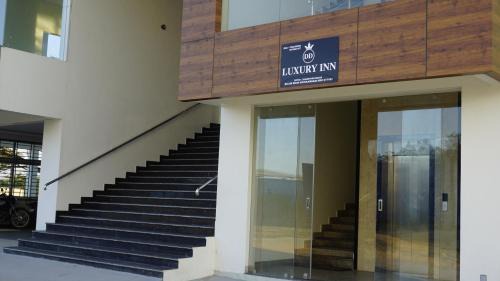 Chikkamagaluru Hotel | D D Luxury Inn