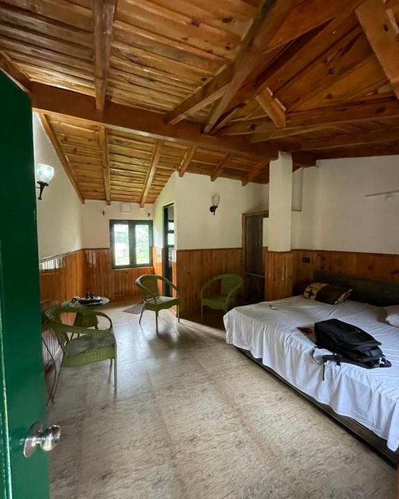 Bhowali Hotel | Darjeeling cafe&stay