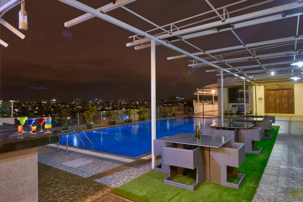 Koramangala Hotel | Davanam Sarovar Portico Suites