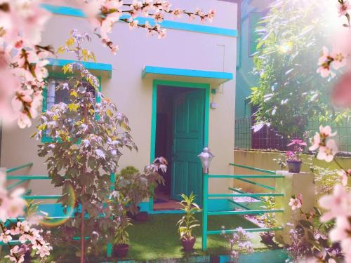 Kolkata House | Dden Vennell BnB - Metro Access