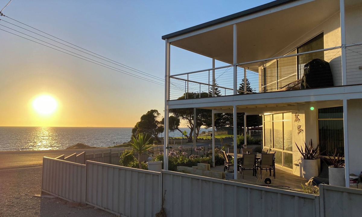 Melville House | Deckadence Seafront-amazing water views- open for holidays