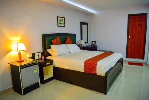 Cherplassery Hotel | Deepa Restaurant and Tourist Home