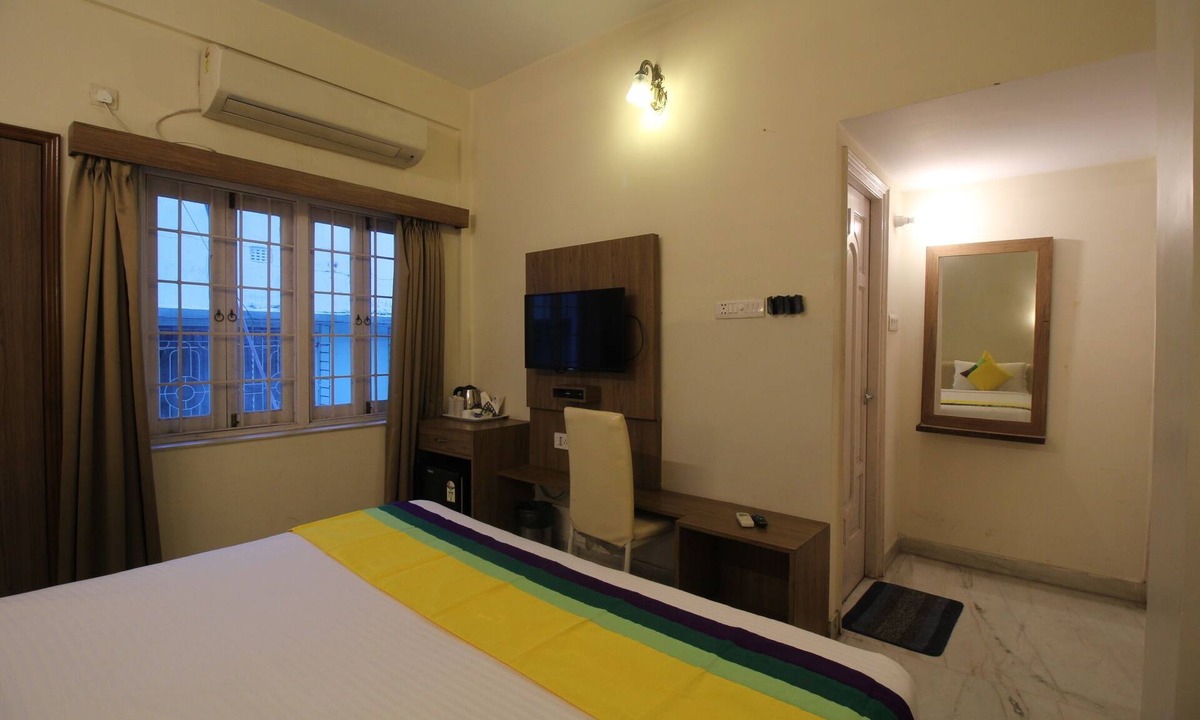 Salt Lake Bed & Breakfast | Deluxe AC Room at Anamitra Guest House # 3