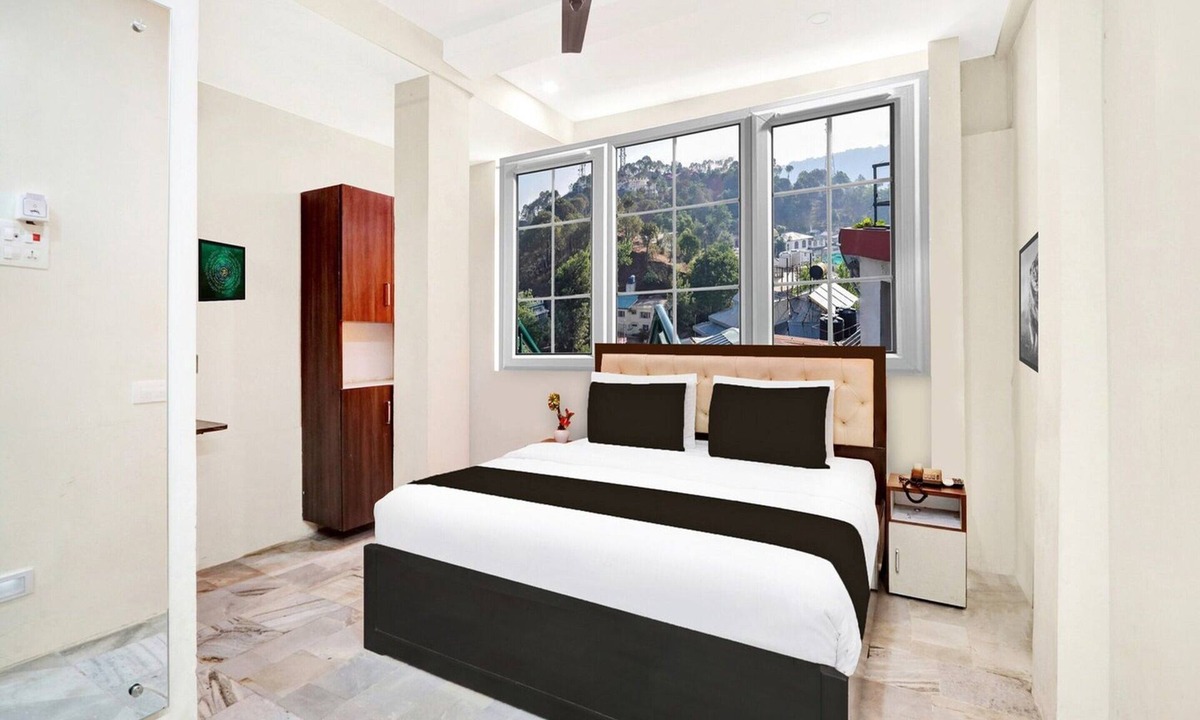 MVP Colony House | Deluxe Lotus Park Hotel