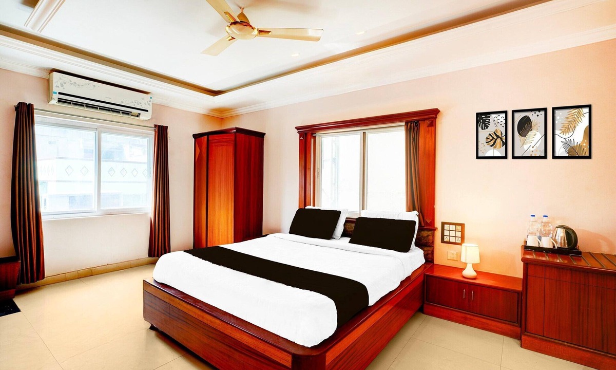 Anantapur House | Deluxe Naveed Residency