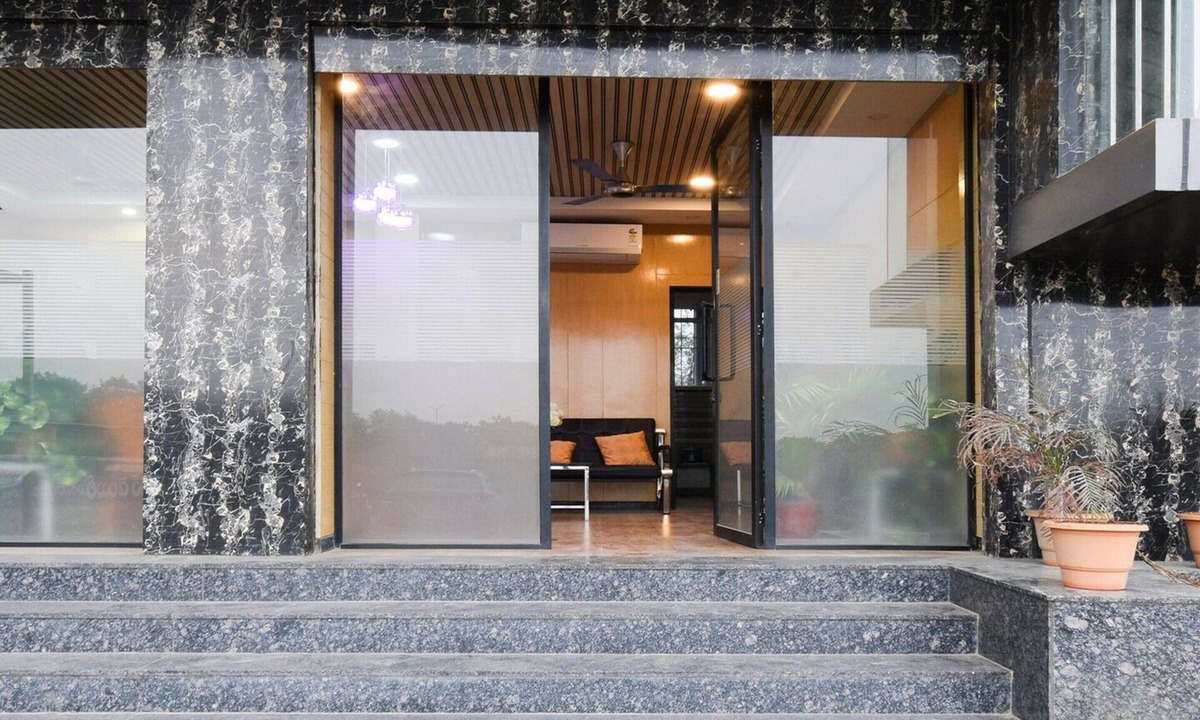 Hyderabad House | Deluxe Super Collection O Kollur Prime