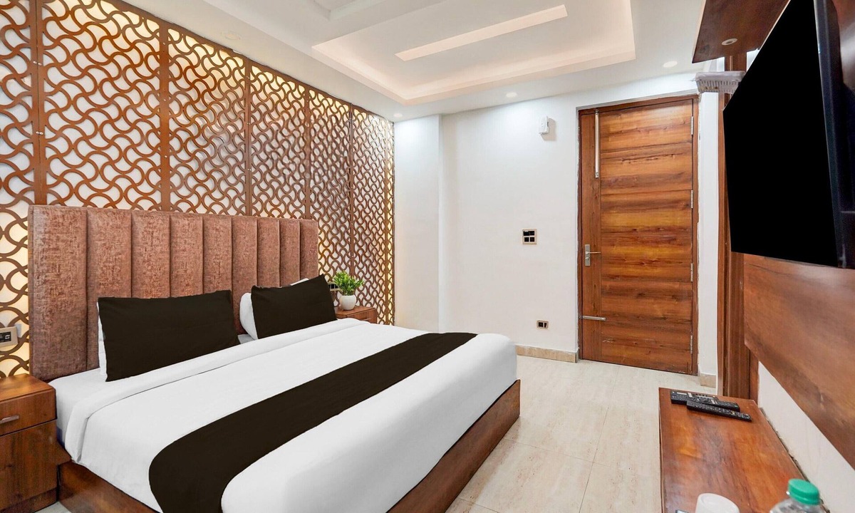 Dehradun House | Deluxe With Twin Bedrispana Pul Haridwar