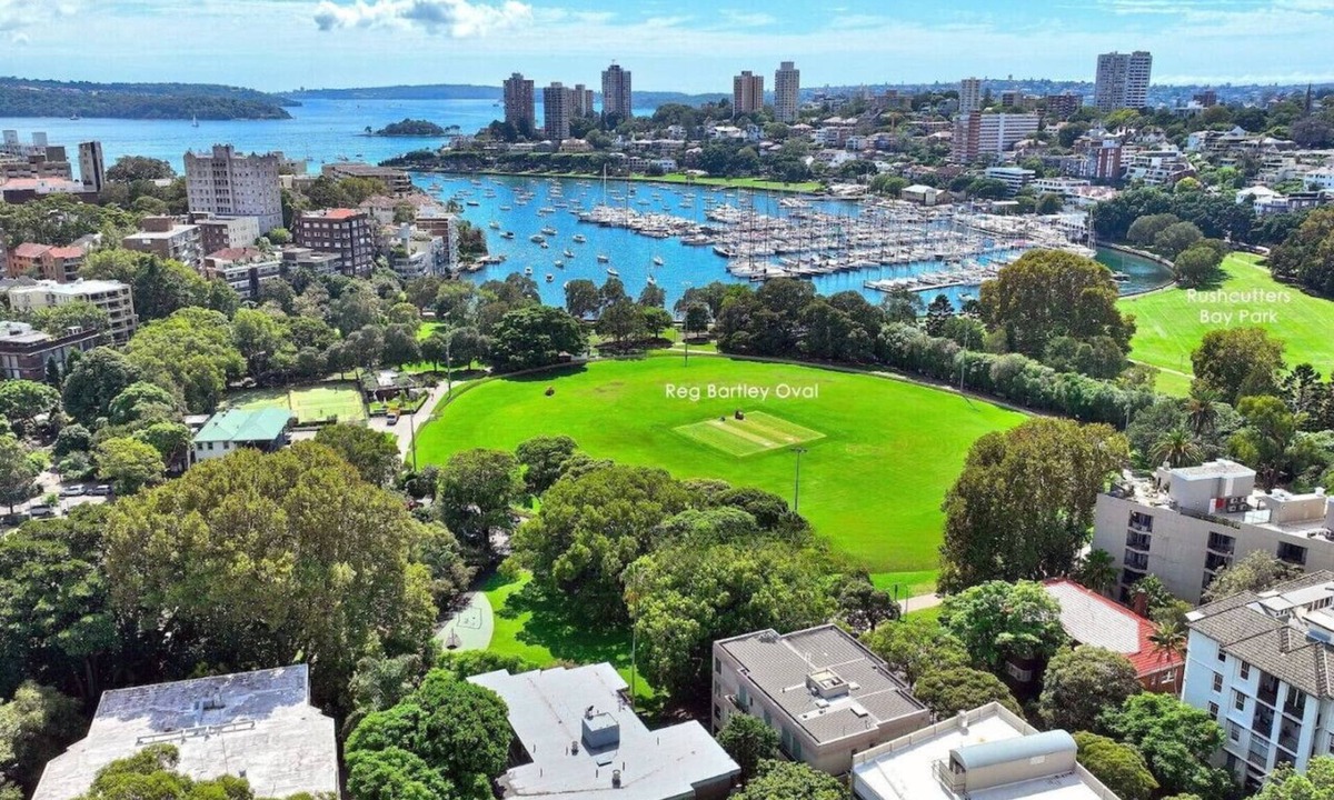 Elizabeth Bay Apartment | Designer, luxury apartment - Potts Point w/parking