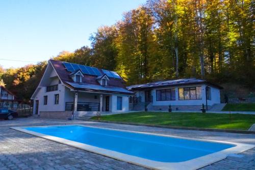 Avrig House | Dey Villa, Valea Avrigului, Transilvania