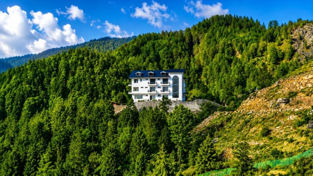 Chakrata Hotel | Dharamshila Retreat