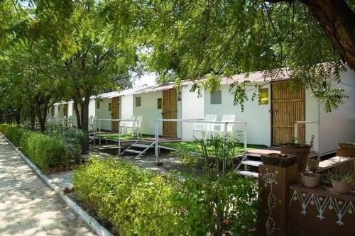 Dasada Hotel | Dhinga Masti Resort by Wanderama