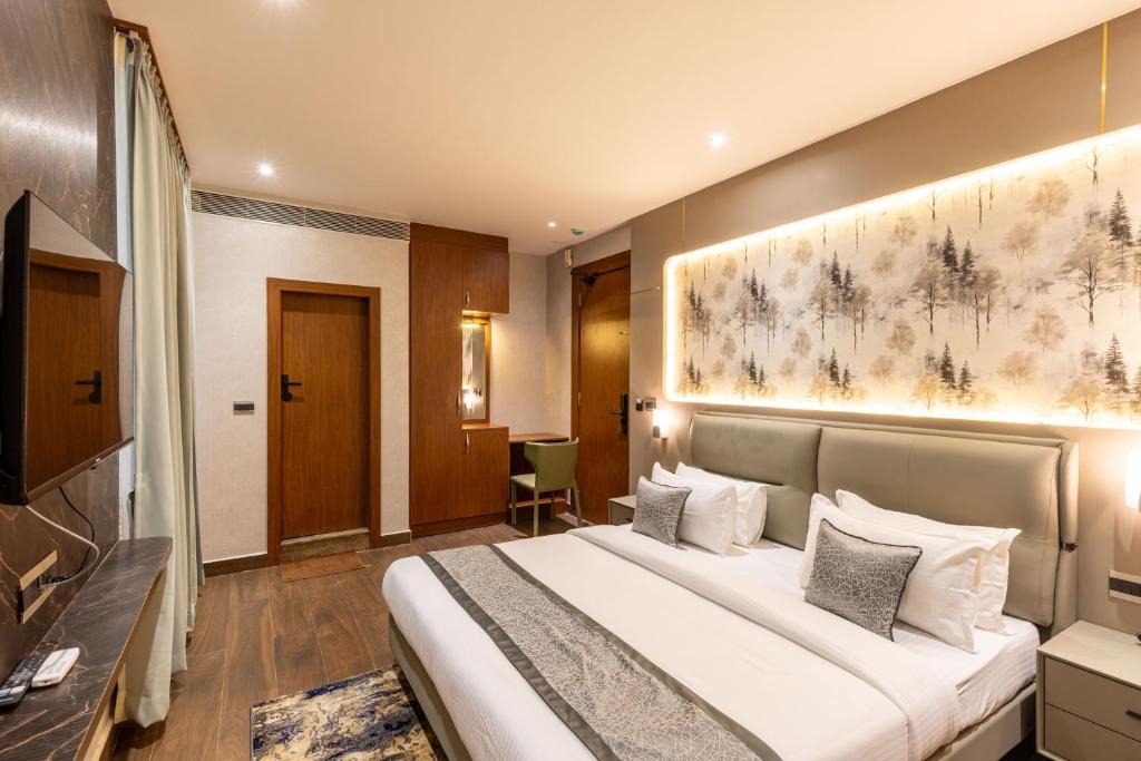 Yelahanka Hotel | Dhisha Inn Hotel