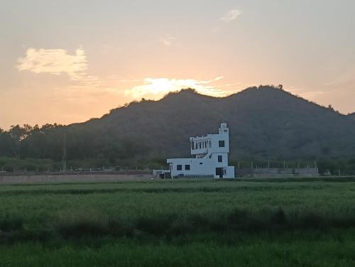 Hindoli Resort | Dhundhleshwar resort Near Narayan pur dam basoli road D148 Bundi