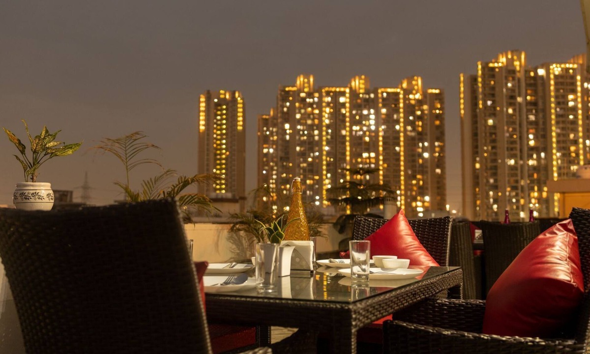 Sector 70 Hotel | Divine Hotels & Banquets