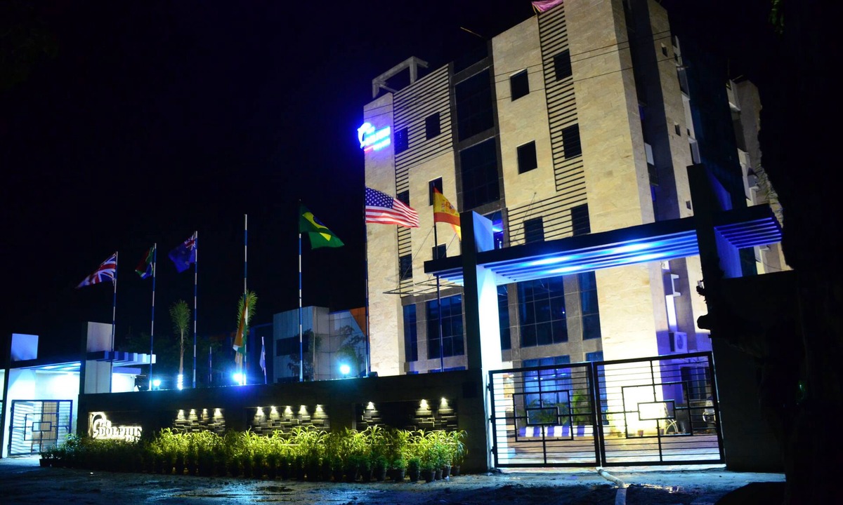 Madanpur Hotel | Dolphin Chocolate Inn