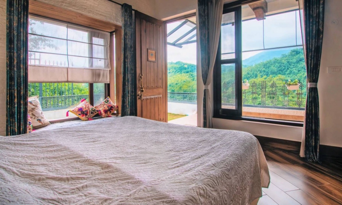 Bullawala Villa | DRAGONFLY-BLUEDOOR-DEHRADUN · The Dragonfly - A private luxury suite at Bluedoor