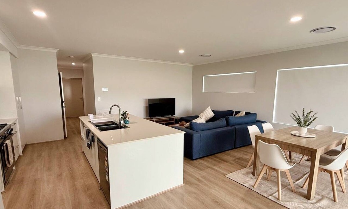 Eaton House | Eagle Breeze is a modern 3-bedroom, 2-bathroom home in Eaton