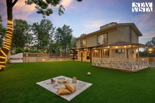Mahabaleshwar Villa | Elegant Escapes with Swimming Pool, Lawn & Bonfire at Panchgani by StayVista