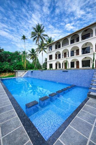 Sulthan Bathery Resort | Elephant House The Royal Resorts & Villas